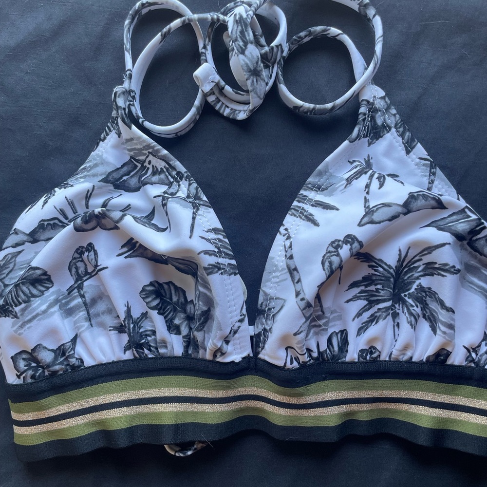 Bikini Tops size Large - Picture 5 of 7